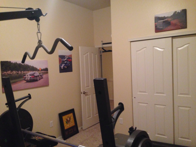 Illustration for article titled Exercise room decorÂ